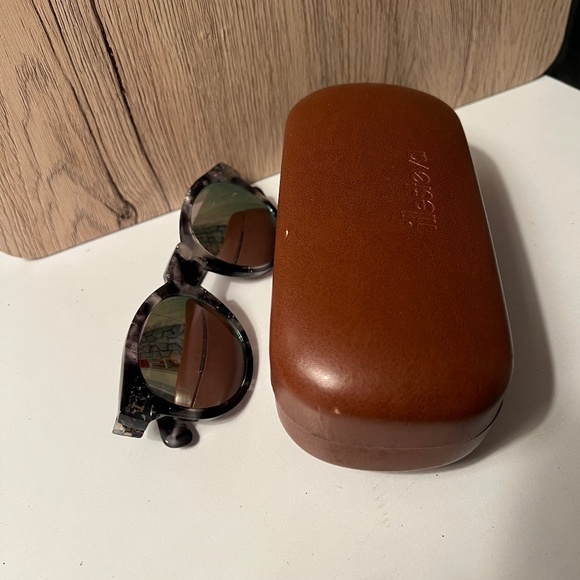 Illesteva Leonard Frame Sunglasses - Picture 1 of 3